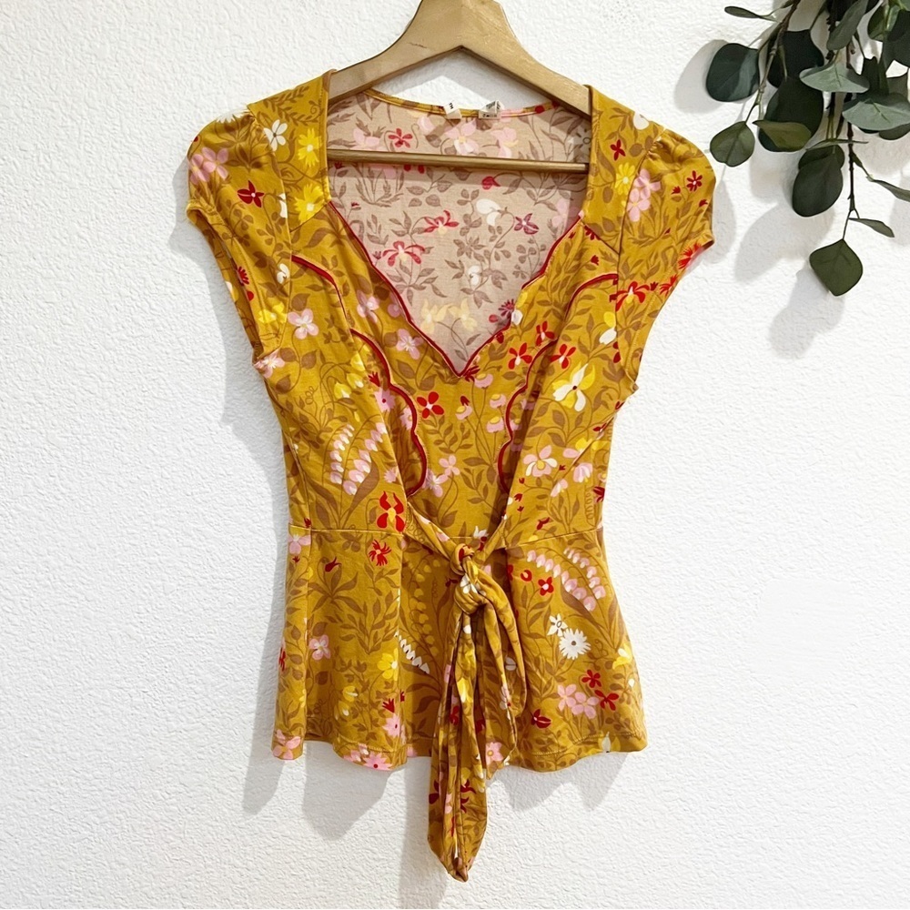 Anthropologie’s Moth- Yellow Floral Short Sleeve- M